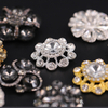 Bot&atilde;o de cristal de pedras preciosas de strass de metal de luxo personalizado para roupas