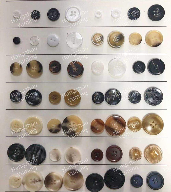 中国ボタン工場カスタムロゴコートシャツボタン縫製ポリエステル樹脂衣料用プラスチックボタン