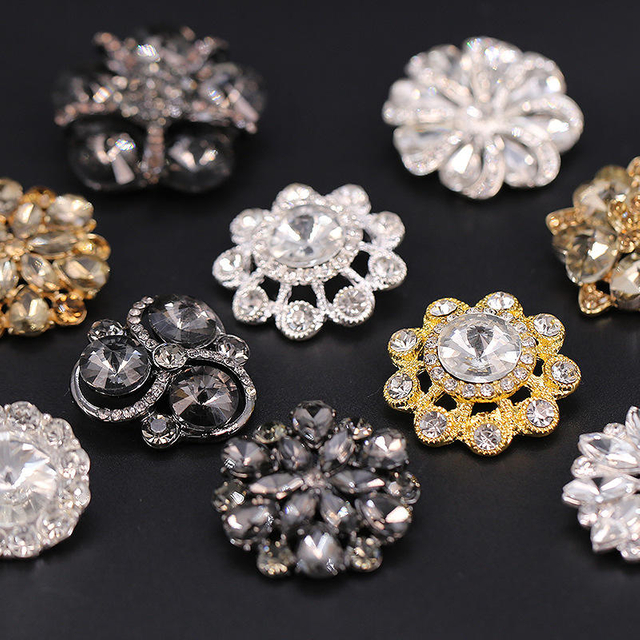 Bottone di cristallo di pietra preziosa di strass di metallo di moda di lusso personalizzato per vestiti